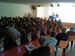 Els assistents a l'acte a la Sala Roser Carrau